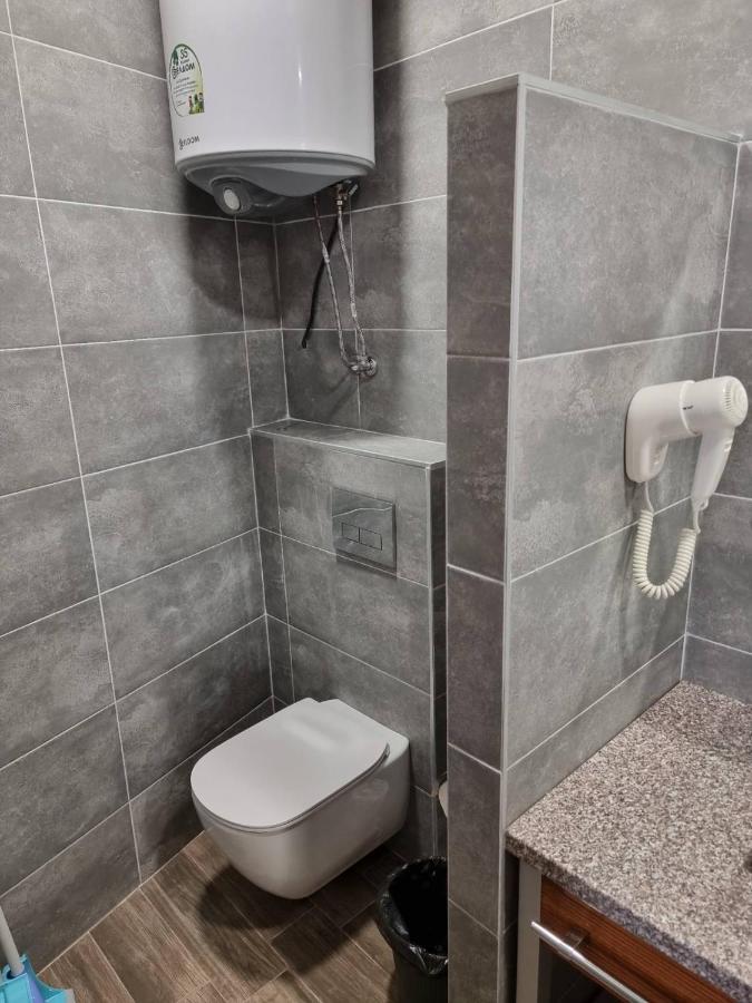 קרנבו Бутикови Студиа Брита מראה חיצוני תמונה