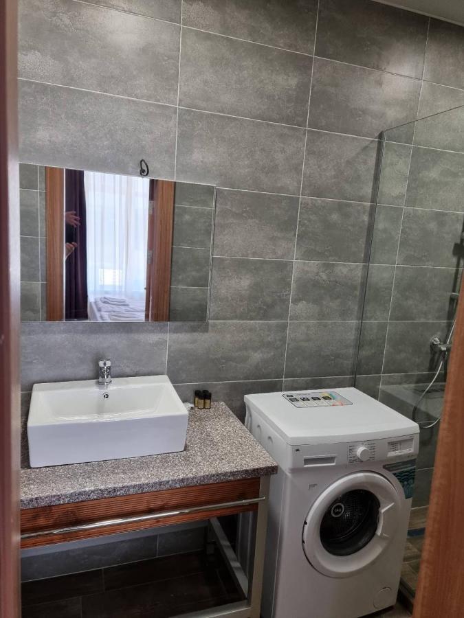 קרנבו Бутикови Студиа Брита מראה חיצוני תמונה