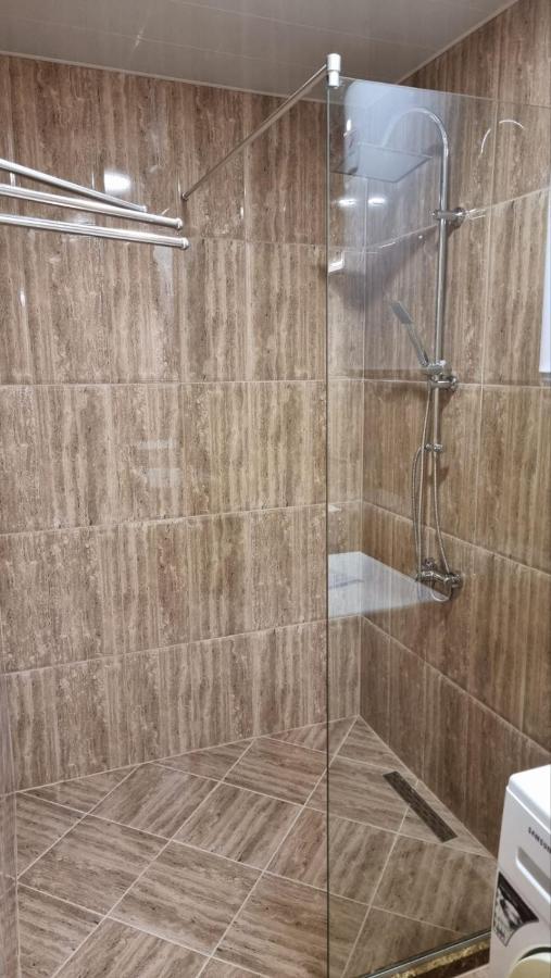 קרנבו Бутикови Студиа Брита מראה חיצוני תמונה
