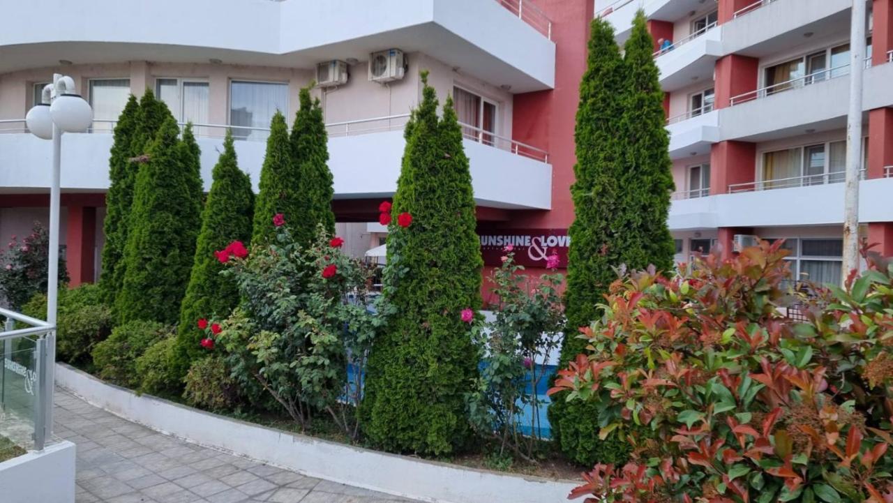 קרנבו Бутикови Студиа Брита מראה חיצוני תמונה