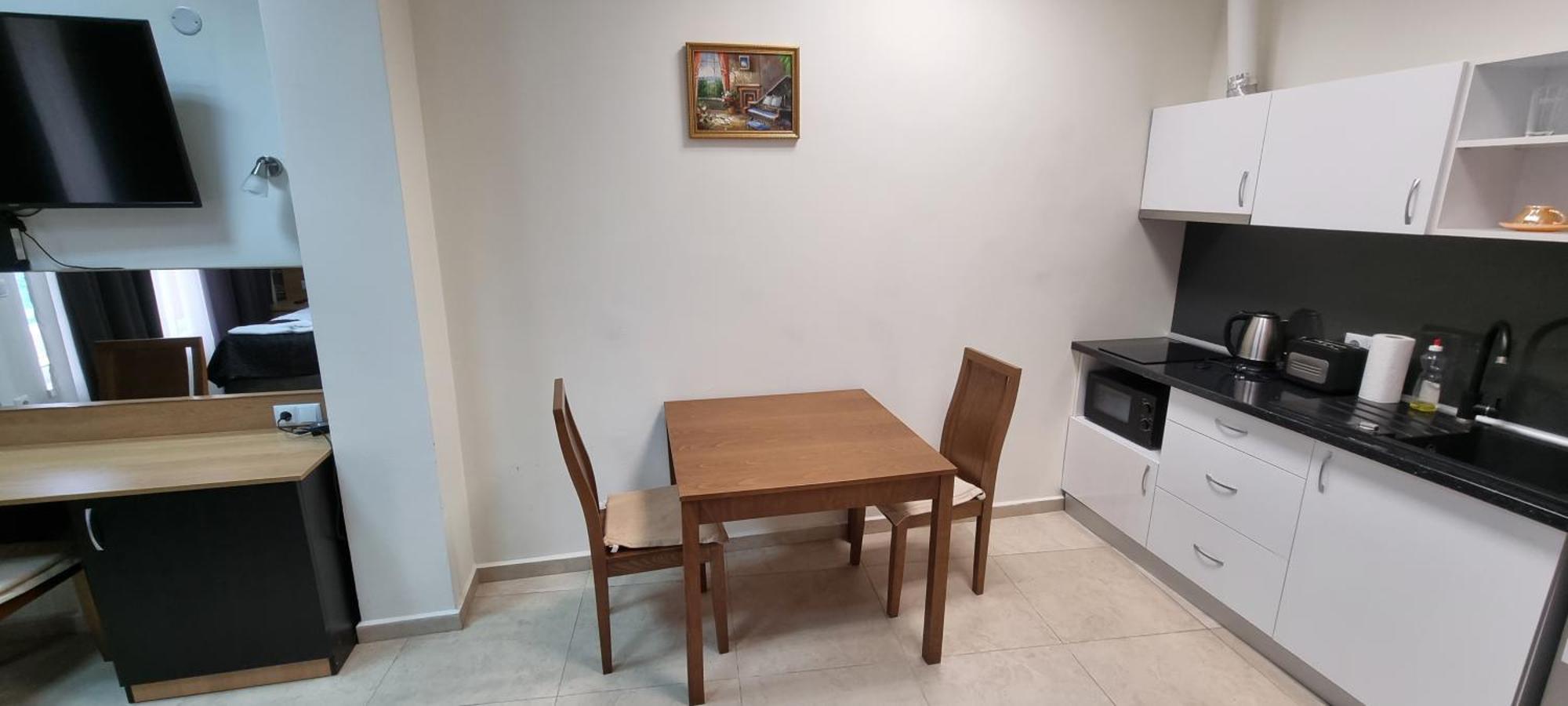 קרנבו Бутикови Студиа Брита מראה חיצוני תמונה